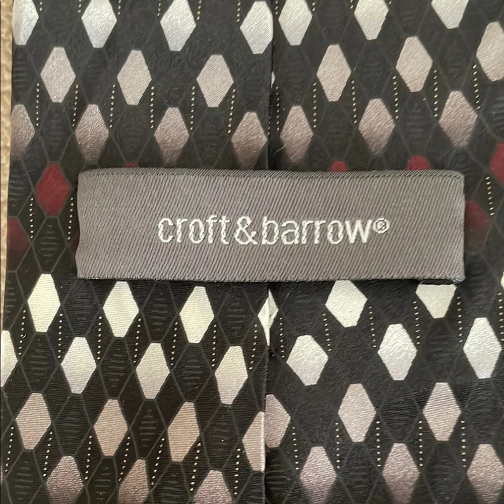 Croft & Barrow Black and Red Geometric Silk Tie